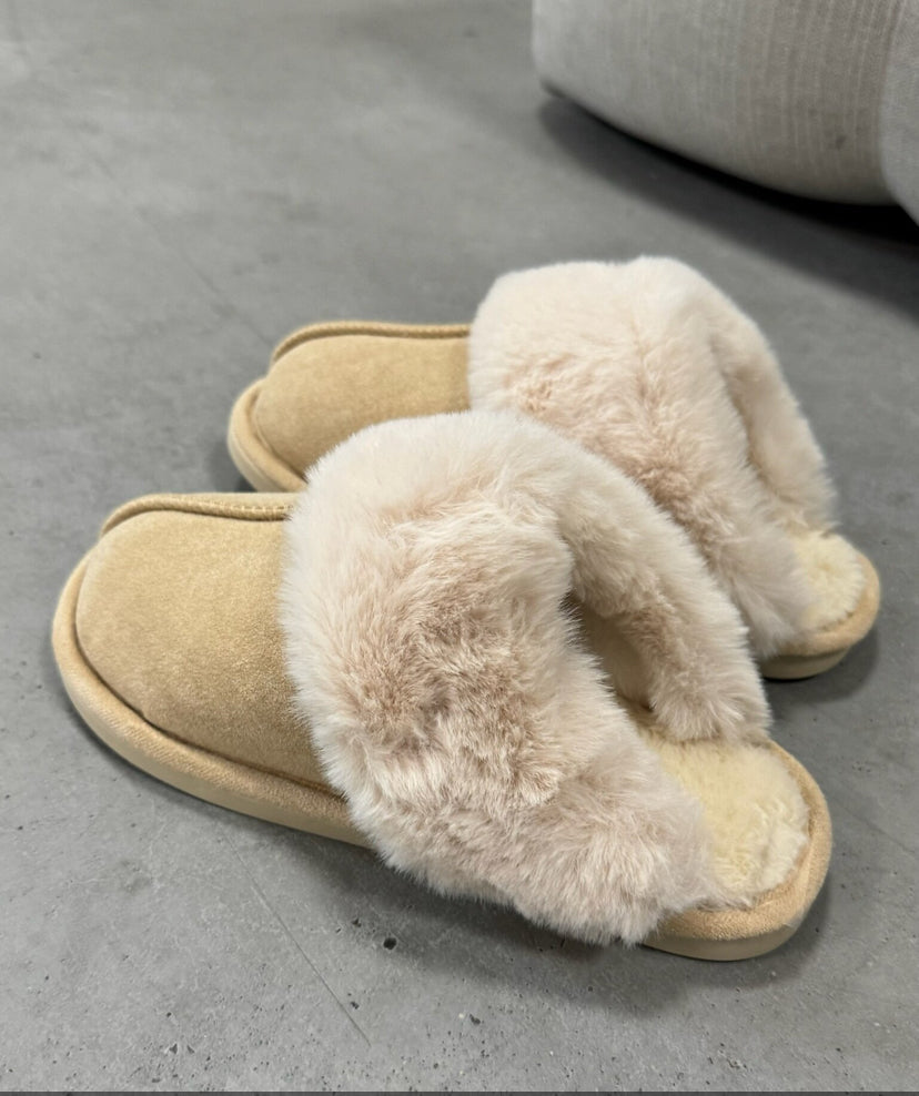 Komfortable hjemmesko med plysset for i beige, perfekt til hygge — Image 6