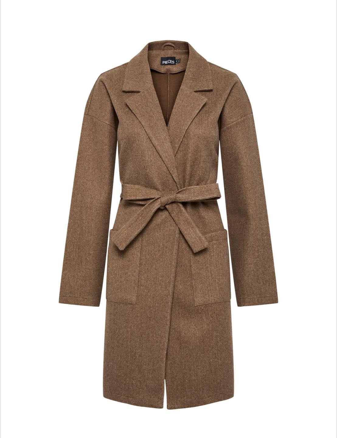 Pieces Brun Slå-om Frakke med Bælte. Elegant damefrakke i uldblanding. — Main Image