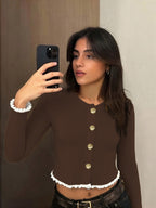 Ribstrikket Cardigan med Guldknapper og Lange Ærmer. Fås i flere farver. — Image 11