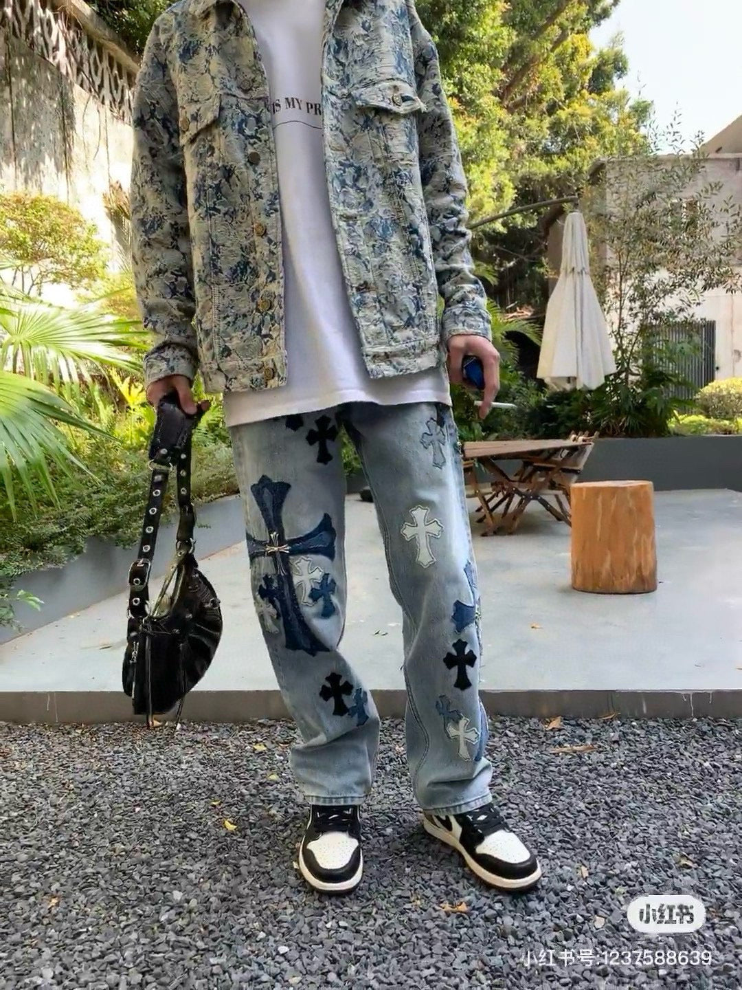 Unisex Denim Jeans med Krydsbroderi i Blå og Sort Bomuld — Image 9