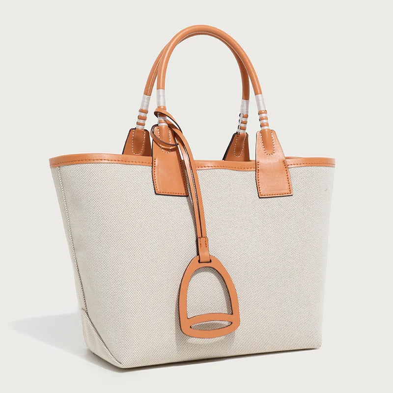 Dame Lærred Håndtaske med Læderdetaljer og Unikt Mønster, Beige, Stilfuld Shopper — Image 3