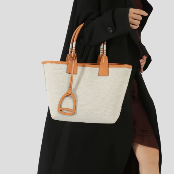 Dame Lærred Håndtaske med Læderdetaljer og Unikt Mønster, Beige, Stilfuld Shopper — Image 4
