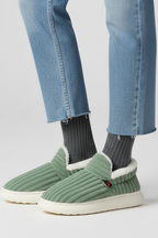 Women Slippers with Ribbed Upper and Inner Lining