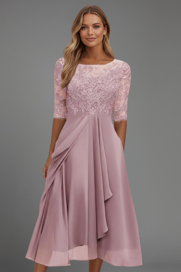 Women’s Dress with Round Neckline and Short Sleeves