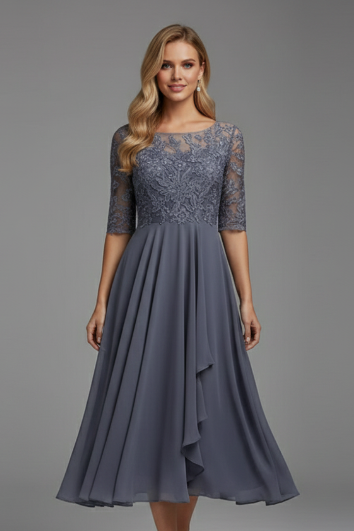 Women’s Dress with Round Neckline and Short Sleeves