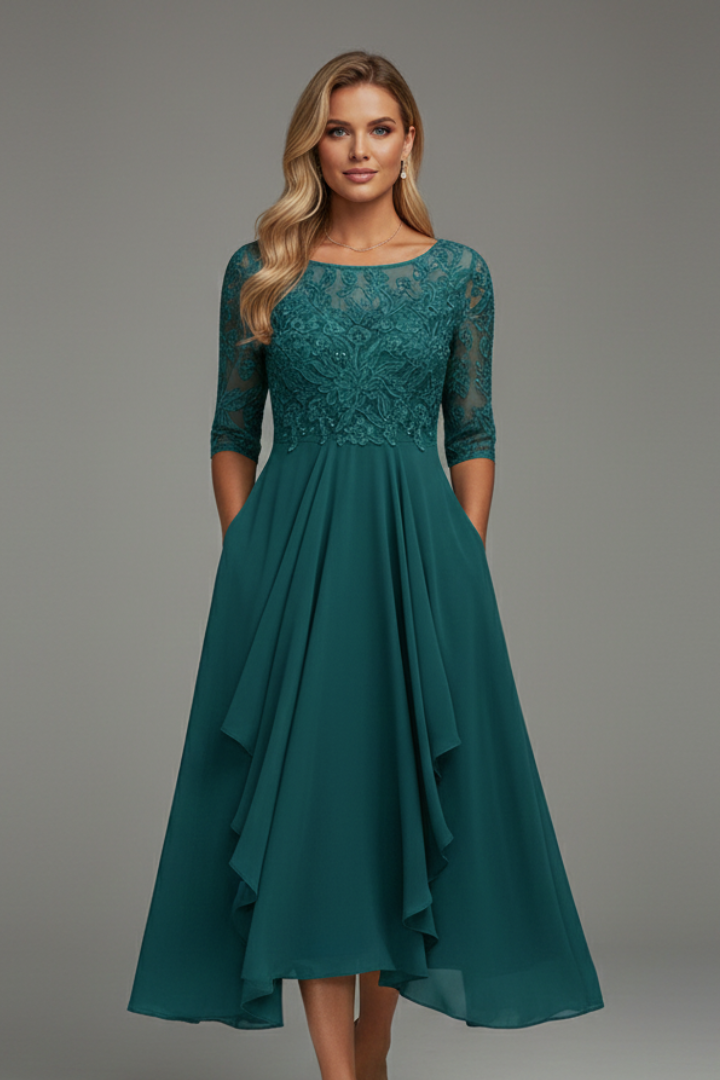 Women’s Dress with Round Neckline and Short Sleeves
