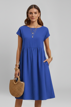 Women’s Dress with Round Neckline and Side Pockets