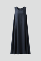 Women’s Dress with Round Neckline and Side Pockets