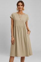 Women’s Dress with Round Neckline and Side Pockets