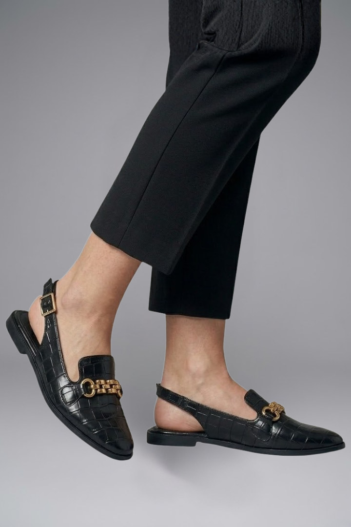 Women's Leather Flats with Buckle Closure for Summer