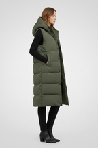 Lang quiltet vest med hætte til kvinder i flere farver, polyester — Image 3