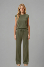 Women’s Loungewear Set with Elastic Waistband and Short Sleeves