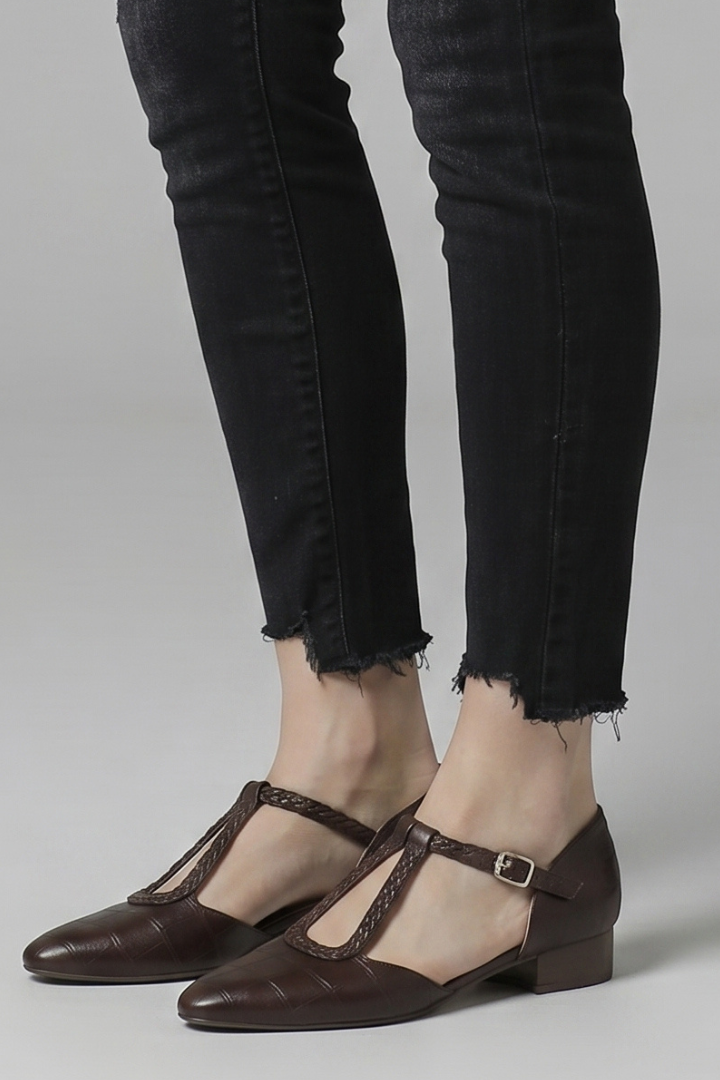 Women's Mary Jane Flats with Buckle Closure for Everyday Wear