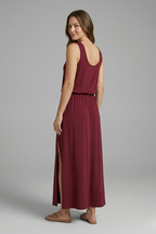 Women’s Maxi Dress with Round Neck and Sleeveless Design