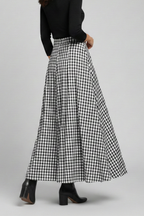 Women’s Maxi Skirt with High Waist and Check Pattern