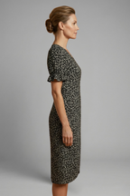 Women’s Midi Dress with Paisley Pattern and Round Neckline