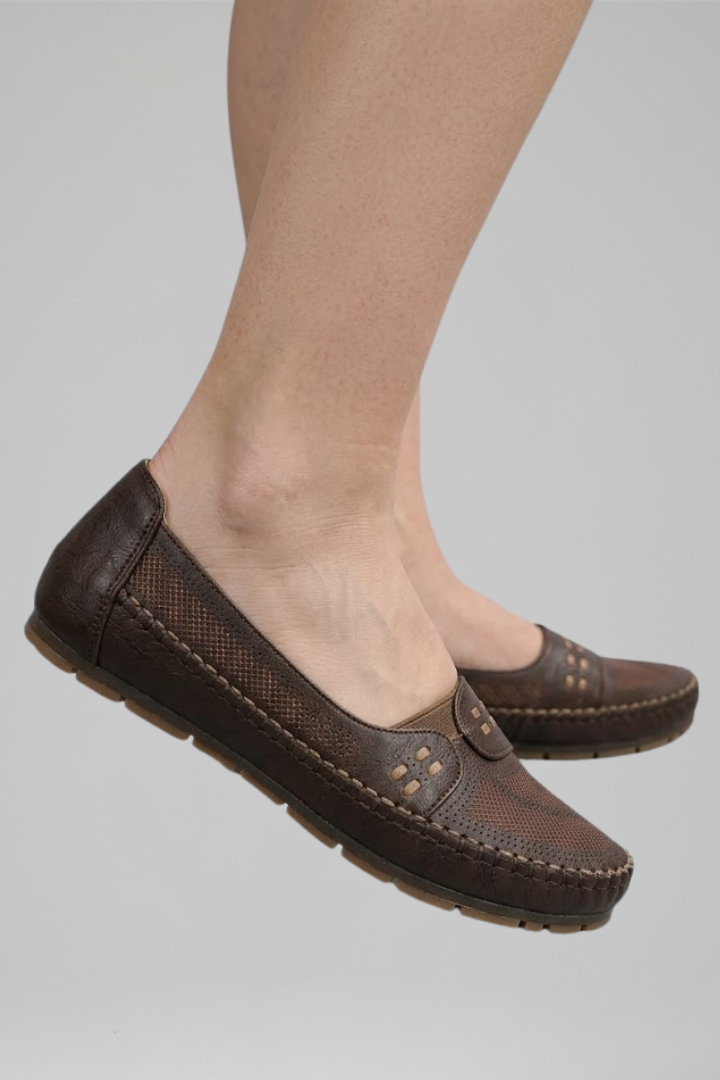 Women's Orthopaedic Slip-On Shoes with Slip-On Design for All-Day Comfort