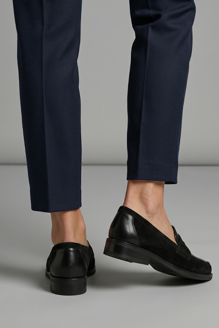 Women's Orthopaedic Loafers with Flat Sole for Everyday Wear