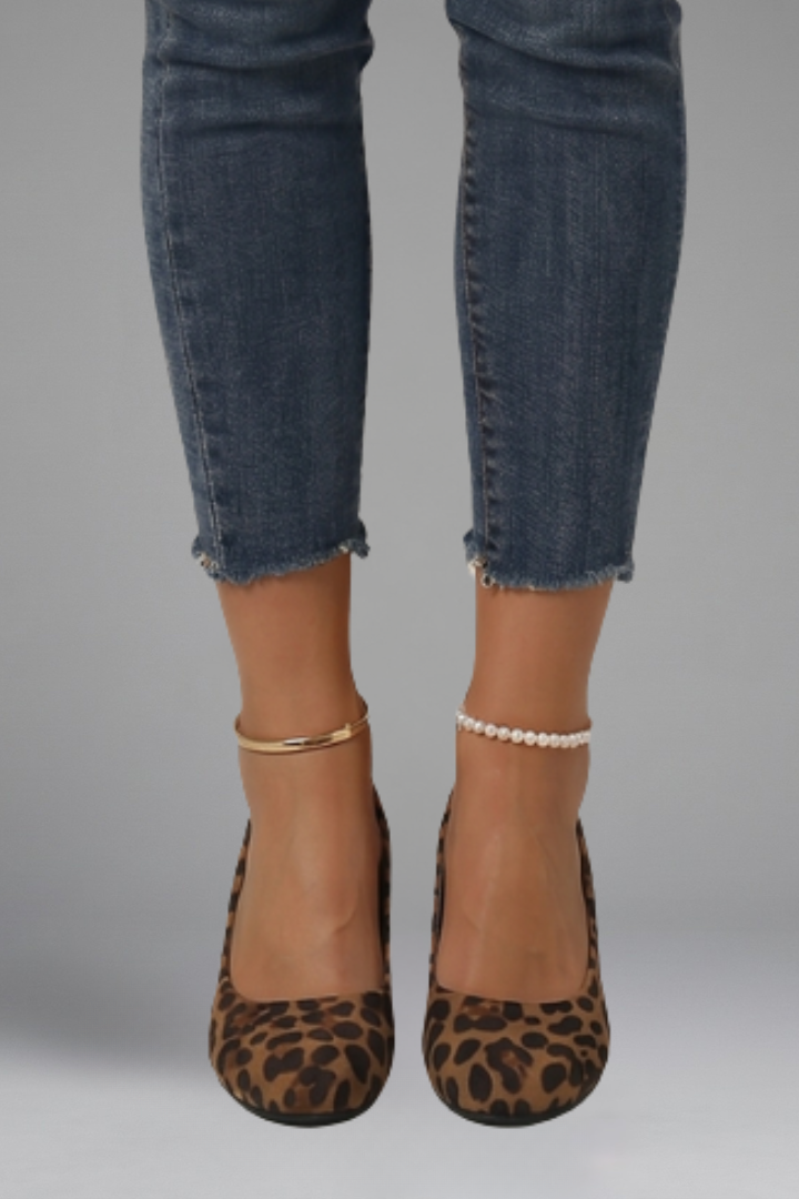 Women's Orthopaedic Pumps with Lightweight Sole for Everyday Wear
