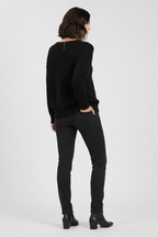 Women’s V-Neck Sweater with Long Sleeves and Pullover Design