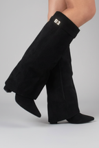 Women’s knee-high boots with wide opening and block heel