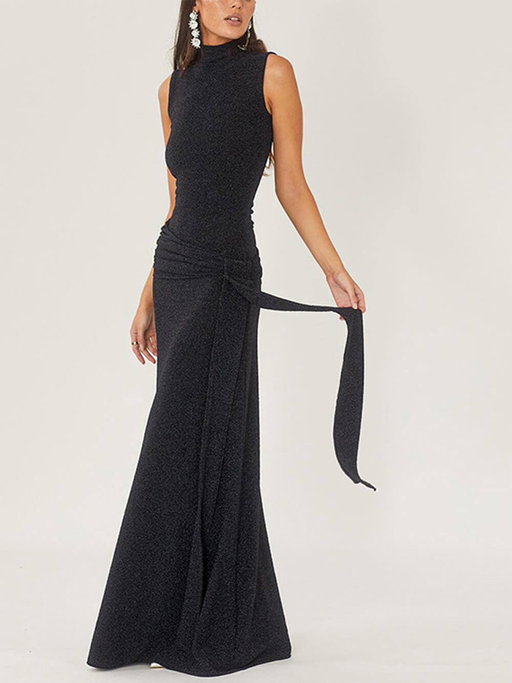 Elegant aftenkjole i sort — Image 4