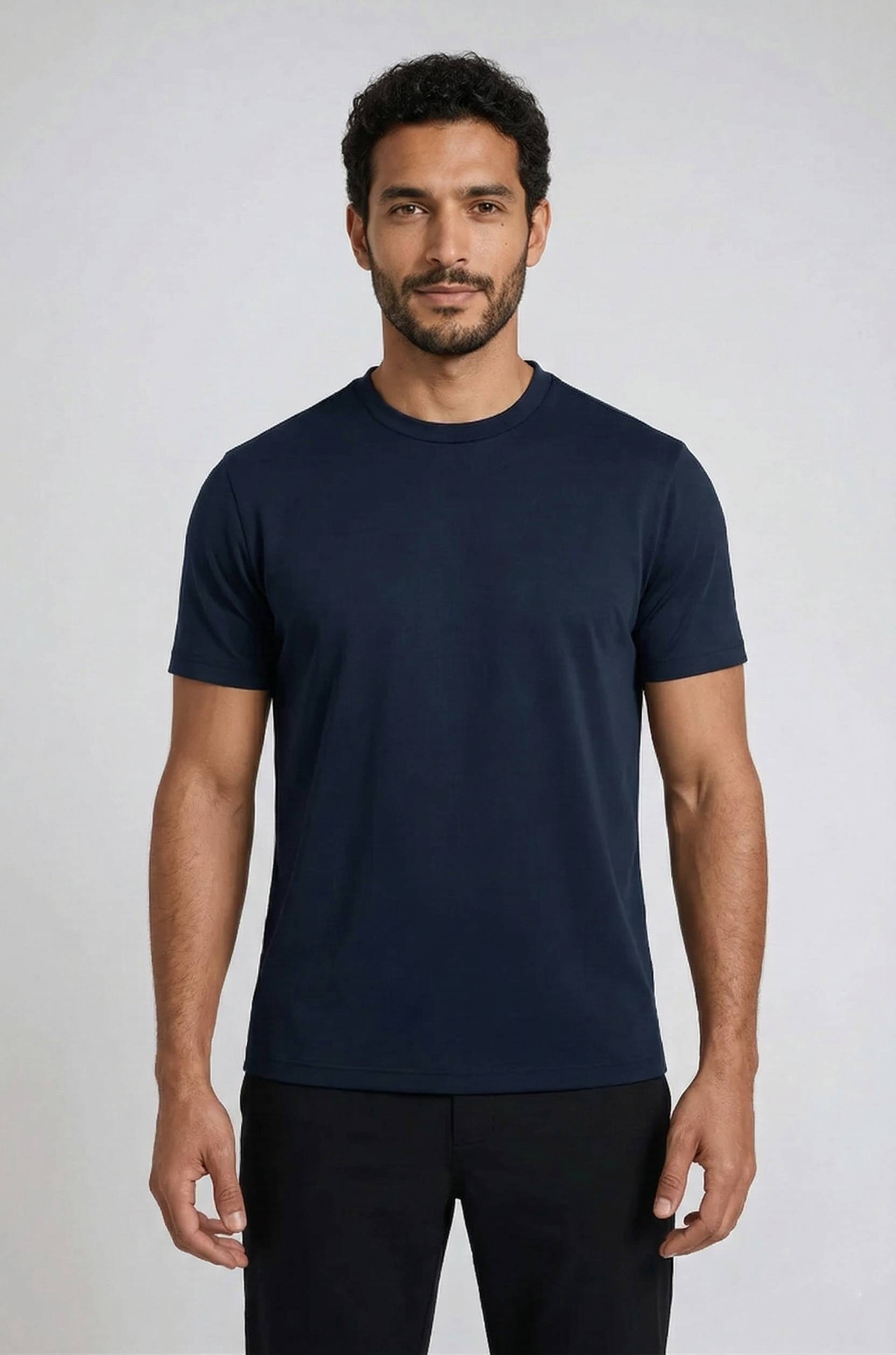 Klassisk Herre T-shirt i Navy - Bomuld - Størrelse M