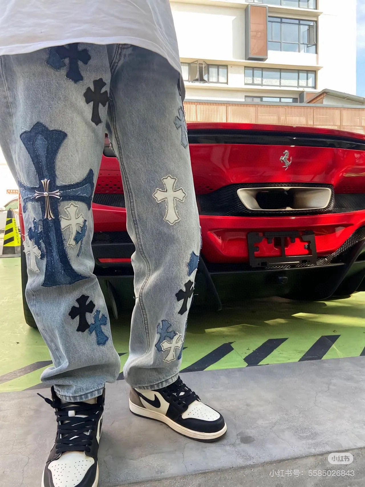 Unisex Denim Jeans med Krydsbroderi i Blå og Sort Bomuld — Image 10