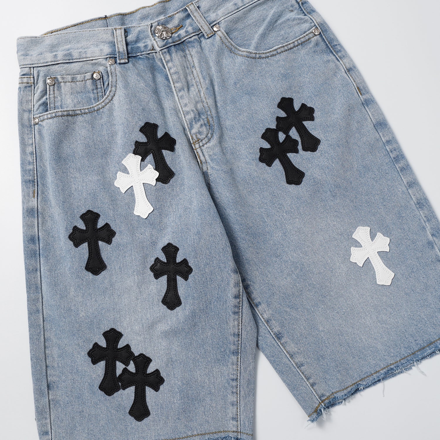 Chrome Hearts Herre Denim Shorts med Kryds Applikationer Blå Bomuld — Image 4