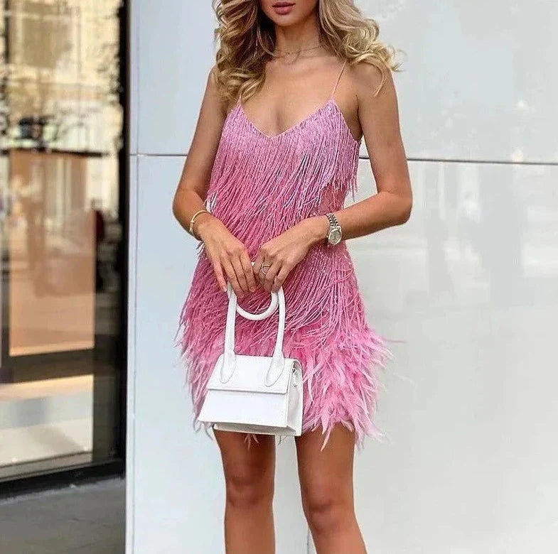 Elegant kvinde festkjole med frynser og fjer — Image 11