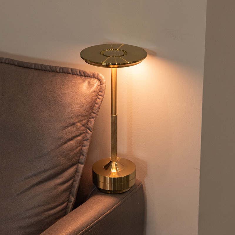 Opditch guld metal dæmpbar trådløs LED bordlampe – billede 4
