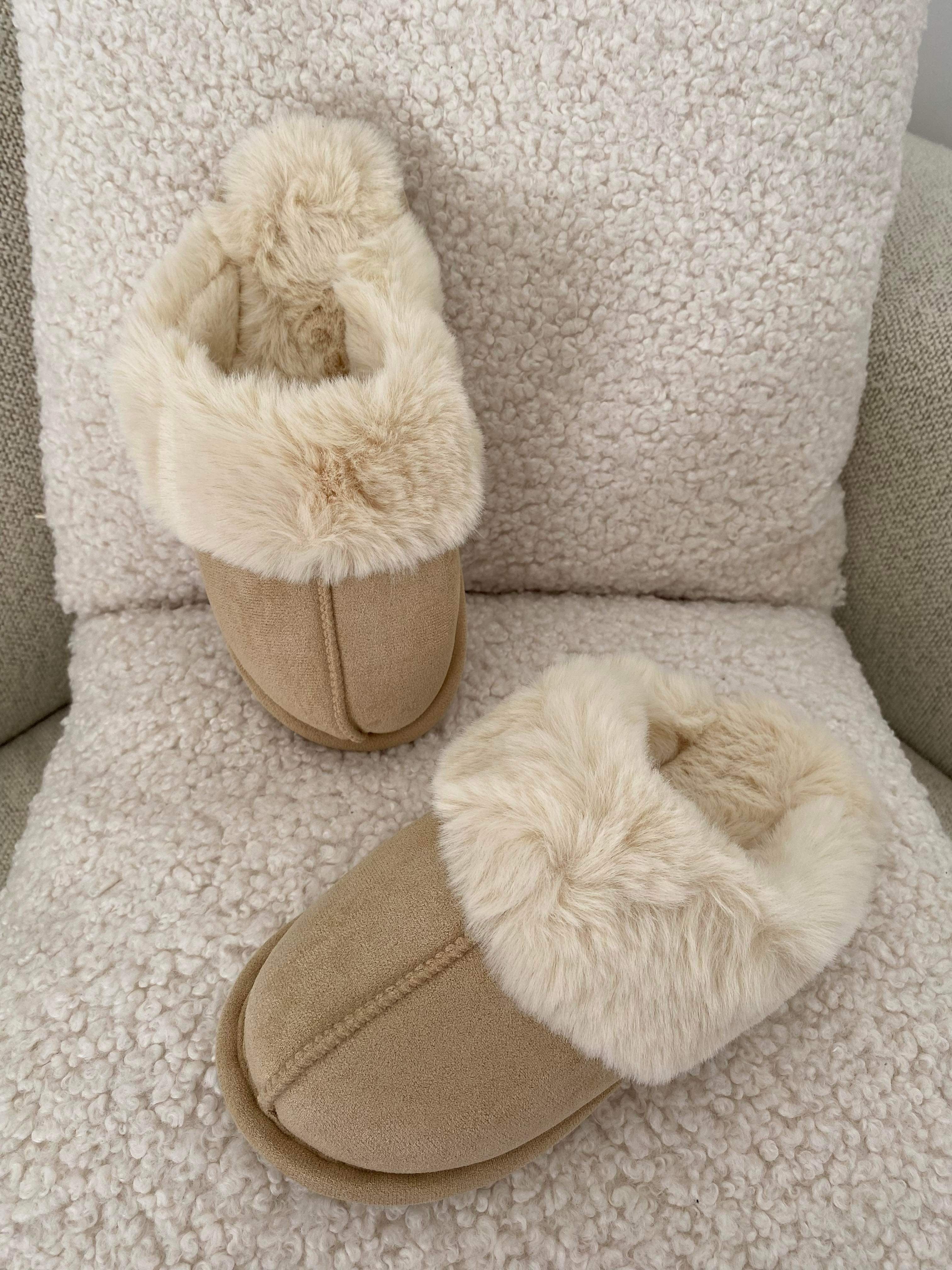 Komfortable hjemmesko med plysset for i beige, perfekt til hygge — Image 5